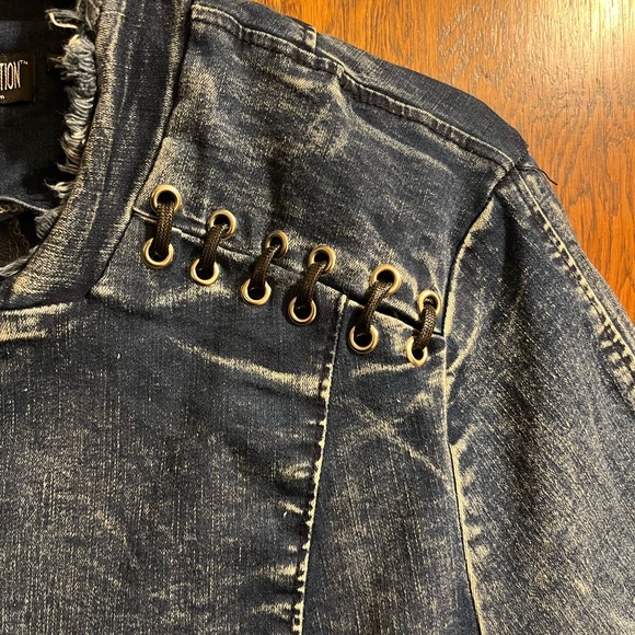 Pyramid Collection Denim Jacket - Picture 4 of 15